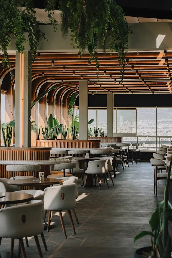 BookNoFees: Cafetería – Deos – Athens – Los dioses, foto 1
