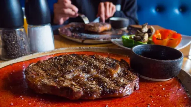 BookNoFees: Restaurante – Beef N' Pepper – Warsaw – Carne con chile, foto 3
