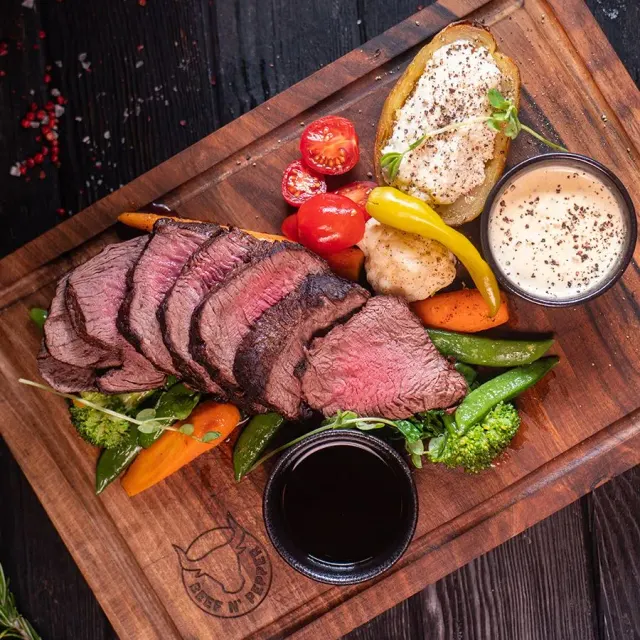 BookNoFees: Restaurante – Beef N' Pepper – Warsaw – Carne con chile, foto 2