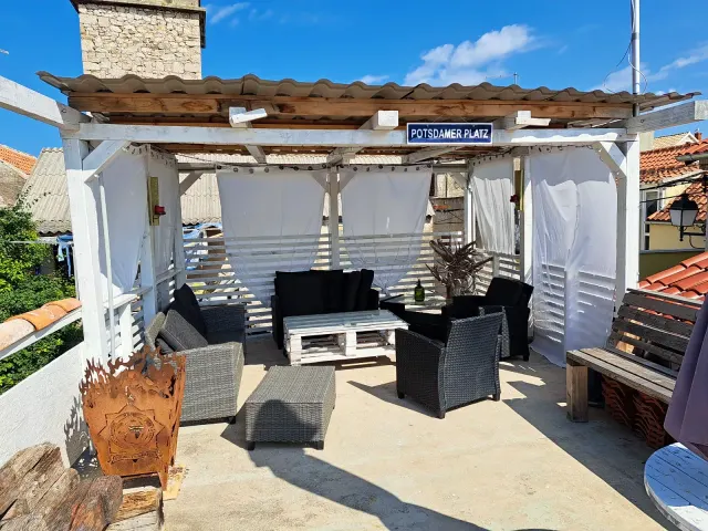 BookNoFees: Apartamento tranquilo con balcón y parrilla – Krapanj