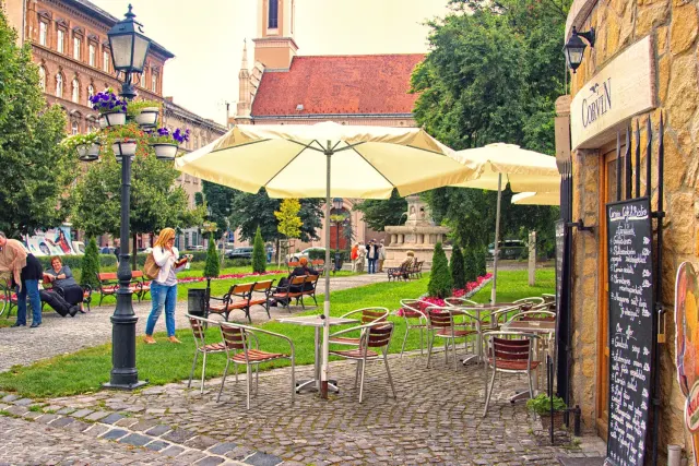 BookNoFees: Cafetería – Corvin Kávézó – Budapest – Cafetería Corvin, foto 2