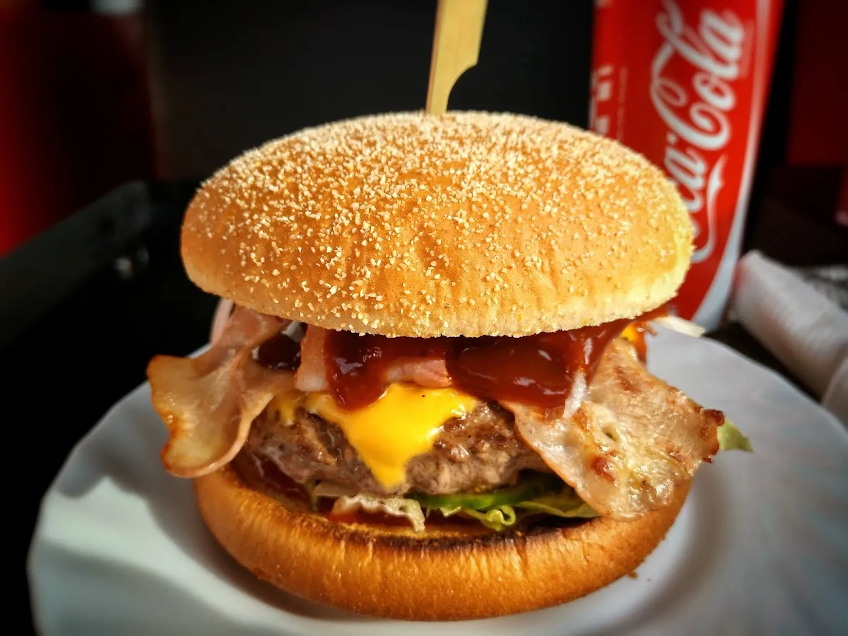 BookNoFees: Restaurante – Heike Weiß Imbiss – Kierspe – Heike Weiß Imbiss, foto 1