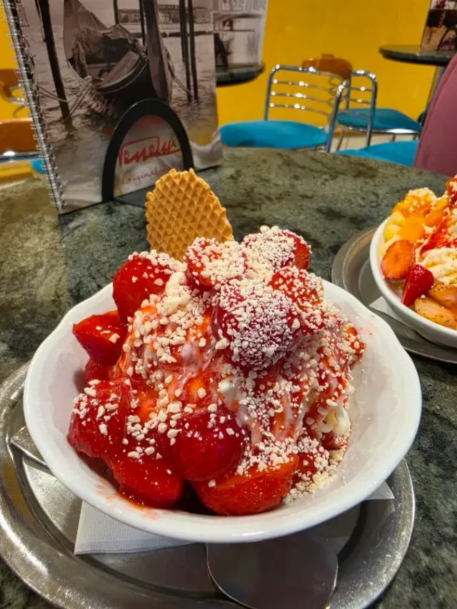 BookNoFees: Heladería – Casto Fabio Italienisches Eiscafé – Marsberg – Casto Fabio Heladería Italiana, foto 2