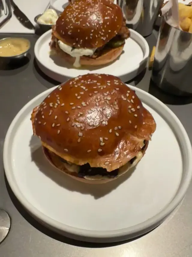 BookNoFees: Restaurante – Burger & Beyond – London – Burger & Más, foto 3