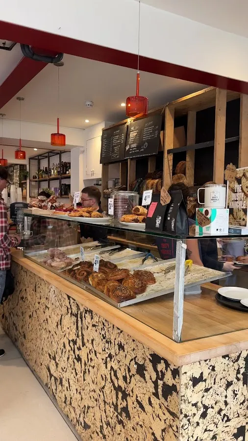 BookNoFees: Restaurante – Dusty Knuckle Bakery – London – Panadería Dusty Knuckle, foto 3