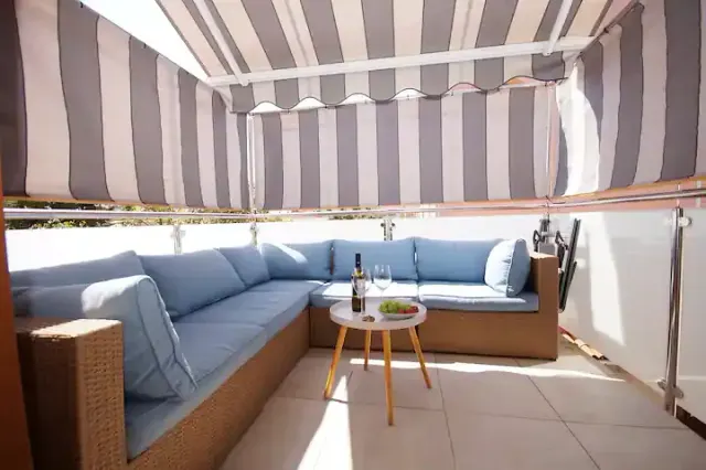 BookNoFees: Departamento de 2 habitaciones en un edificio antiguo en el centro de Pula – Pula