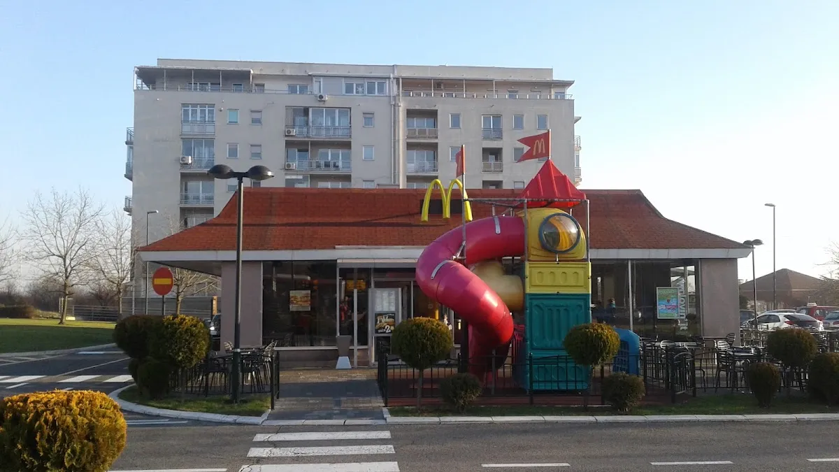 BookNoFees: Bar de tapas – McDonald's – Belgrade – McDonald's, foto 1