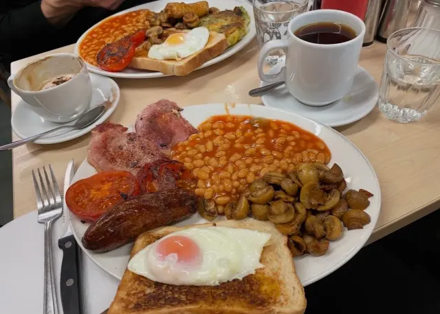 BookNoFees: Cafetería – E. Pellicci – London – E. Pellicci, foto 2