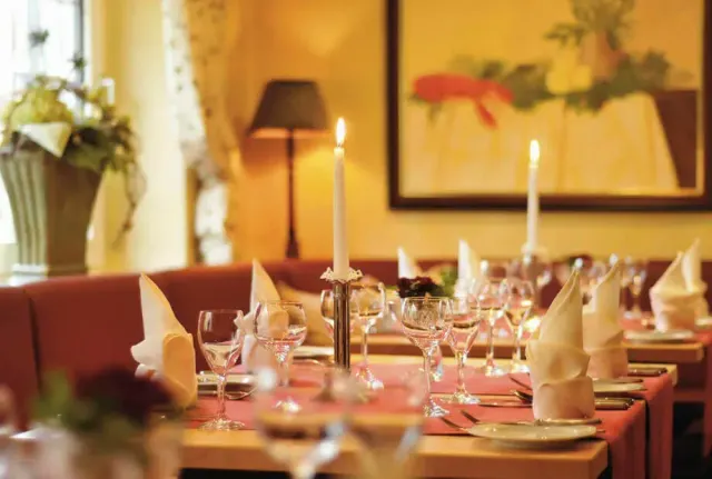 BookNoFees: Restaurante – Hotel Haus Hochstein – Eslohe-Wenholthausen – Hotel Haus Hochstein, foto 2
