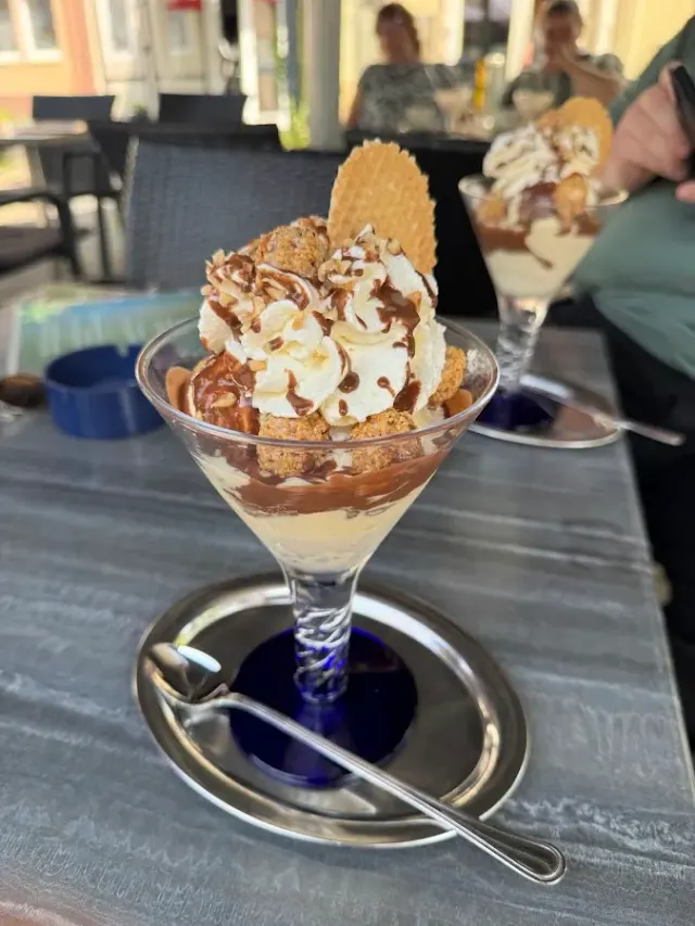 BookNoFees: Restaurante – Eiscafé San Remo – Altena – Eiscafé San Remo, foto 3