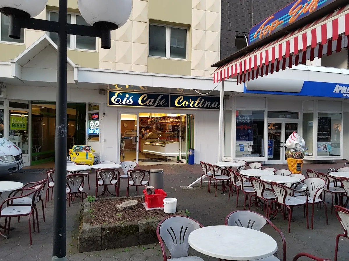BookNoFees: Restaurante – Eiscafé Cortina – Meschede – Cafetería Cortina, foto 1