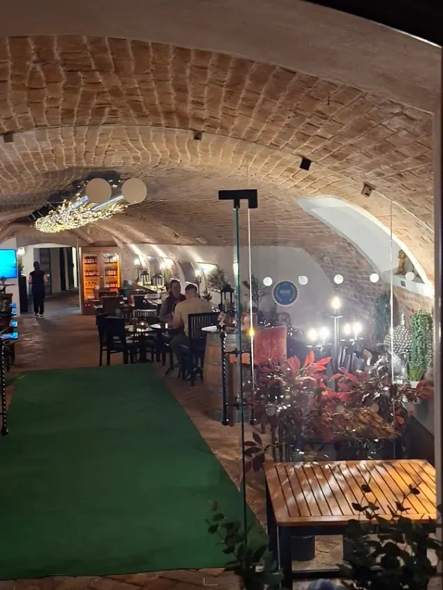 BookNoFees: Restaurante – Bharat & Bakchus – Bratislava – India y Baco, foto 2