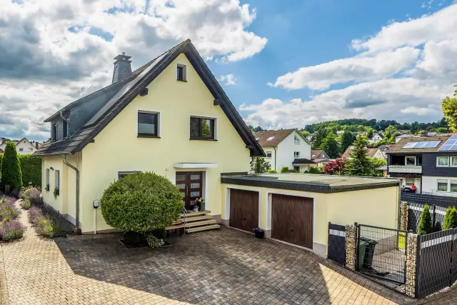 BookNoFees: alojamiento vacacional en Nieder-Röhre – Departamento de vacaciones «Sonnenblick und Relax»