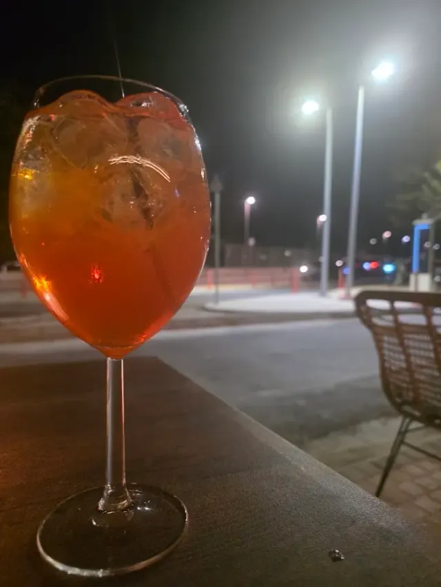 BookNoFees: Restaurante – Afuera – Athens – Afuera, foto 2