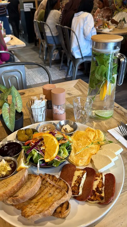 BookNoFees: Cafetería – Dobar – London – Bien, foto 2