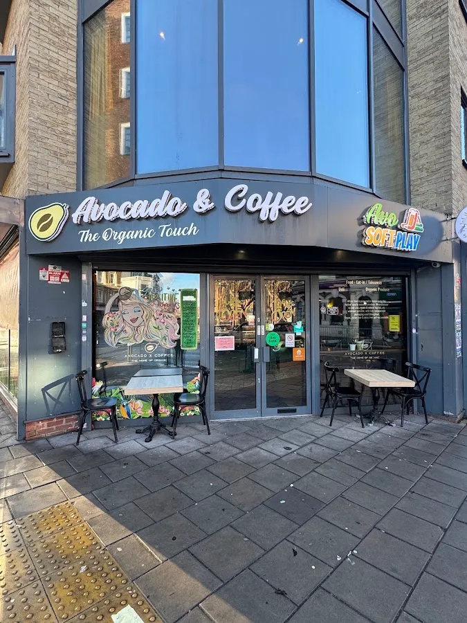 BookNoFees: Cafetería – Avocado & Coffee – London – Agua de aguacate y café, foto 1