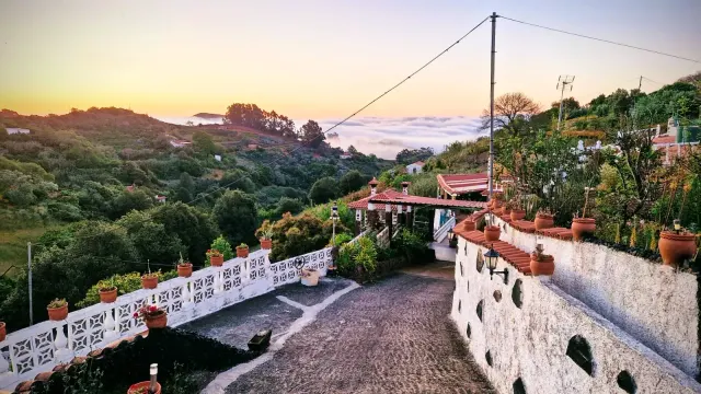 BookNoFees: Guest room, Finca Vida Libre – Moya