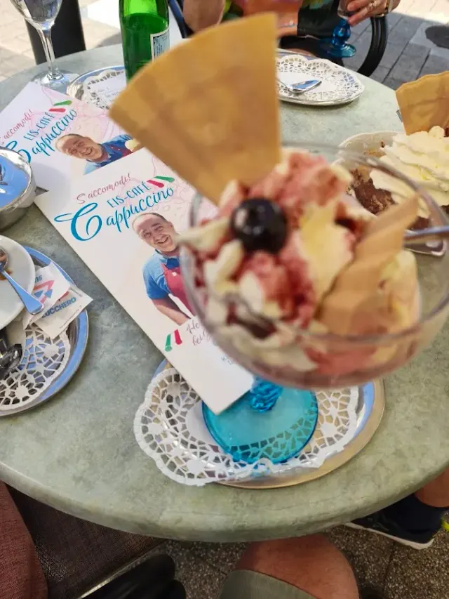 BookNoFees: Restaurante – Eiscafé Cappuccino – Altena – Eiscafé Cappuccino, foto 2