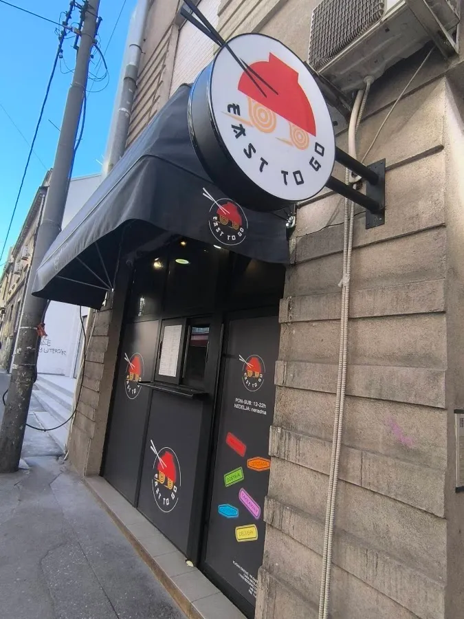 BookNoFees: Bar de tapas – East to Go – Belgrade – Hacia el Este, foto 1