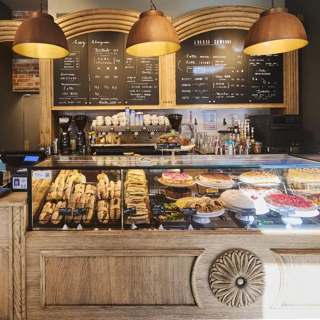 BookNoFees: Cafetería – Caffè Nero – Warsaw – Caffè Nero, foto 1