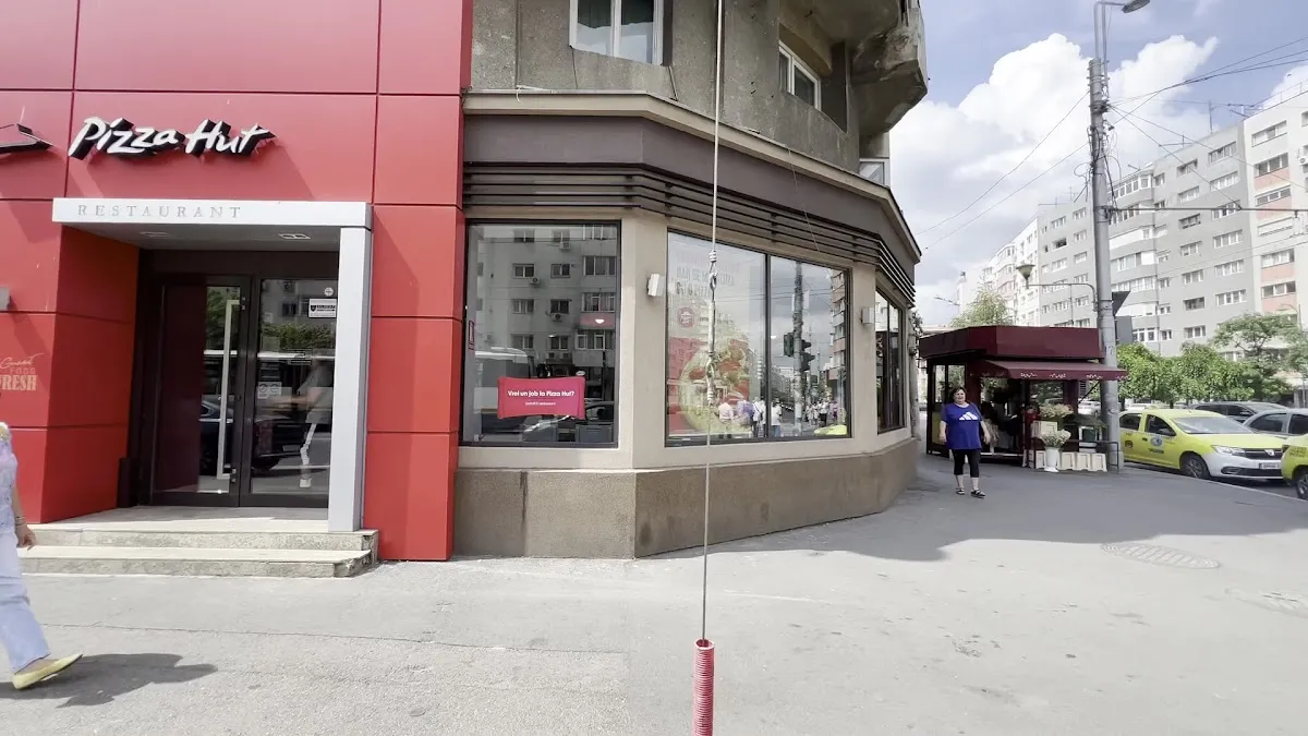 BookNoFees: Restaurante – Pizza Hut – Bucharest – Pizza Hut, foto 1
