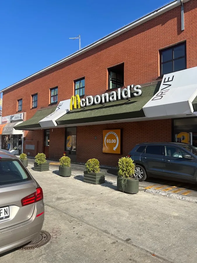 BookNoFees: Bar de tapas – McDonald's – Belgrade – McDonald's, foto 1