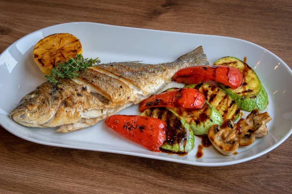 BookNoFees: Foto de ejemplo: Pescado a la parrilla